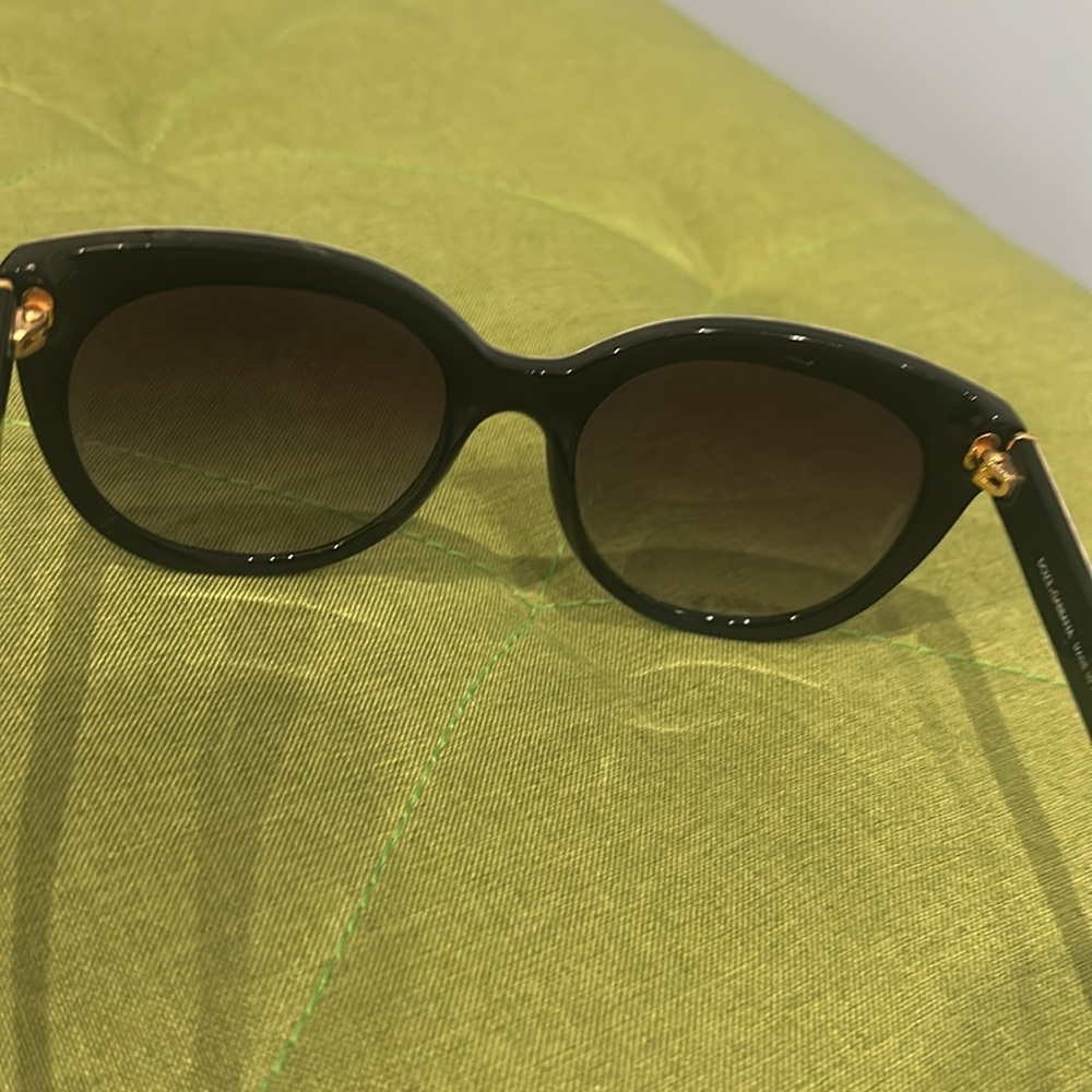 Dolce & Gabbana Leopard Cat Eye Sunnie Frames - Picture 6 of 14